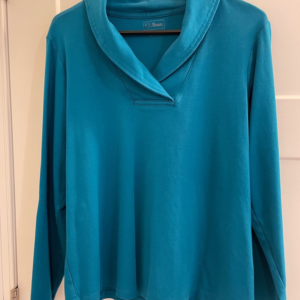 LL Bean lightweight pullover in teal